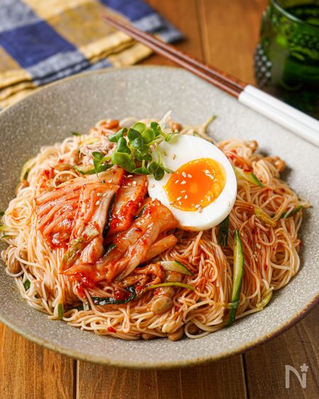 混ぜるだけ♡︎ねばねばビビン麺