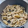 シャキッと食感！【ごぼうとれんこんのおかか煮】箸休めにも◎の工程3