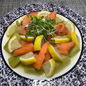 楽ラク手抜キッチン🐶🐾の作ってみた!投稿(旬の秋茄子で！【スモークサーモンとなすのマリネ】)