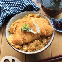 簡単×コスパ最強。甘辛てりたまチキンカツ丼