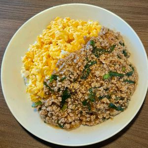 料理_新米パパの作ってみた!投稿(ひき肉とニラのあんかけ卵丼)