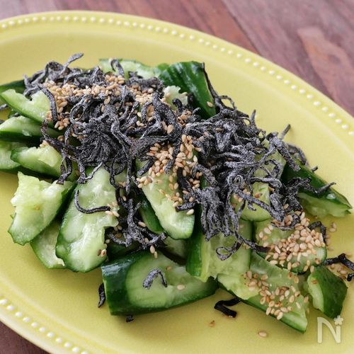 【叩かないでひねる】叩ききゅうりの塩昆布のせ