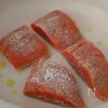 鮭のバター醤油ムニエルの工程4