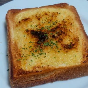 オレンジの作ってみた!投稿(【塗って焼くだけ♡】至福のカレーパン風☆サクサクトースト！)