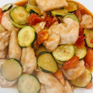サラの作ってみた!投稿(これ最高♡！『鶏むね肉とズッキーニの中華風オイスター炒め』)