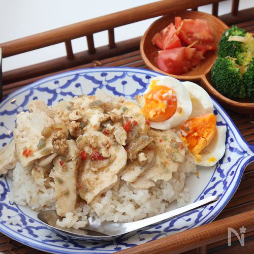 炊飯器で作る・鶏むね肉のカオマンガイ