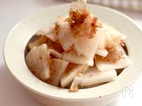 さっぱりやみつき！梅おかか大根【簡単・作りおき】