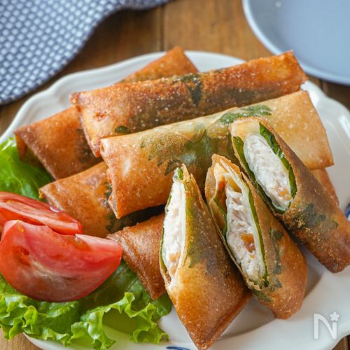 【味付け不要！絶品♡︎ささみの梅肉大葉チーズ春巻き】