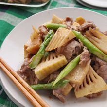 牛肉とたけのことアスパラのオイスター炒め