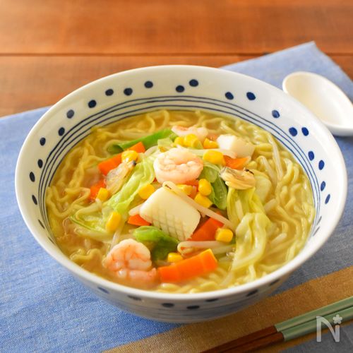 スープも飲み干す美味しさ!本鶏だしのちゃんぽん麺