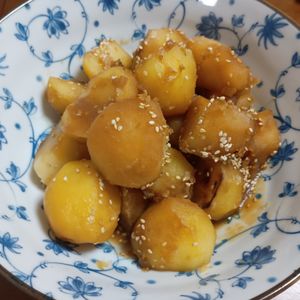 ともこっちの作ってみた!投稿(新じゃがいもの煮っころがし)