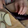 【ご飯が進む味！】茄子と豚肉の生姜焼きの下準備
