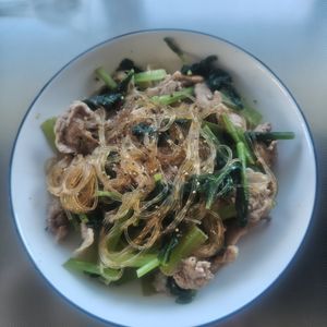 はるにゃんこの作ってみた!投稿(豚バラと小松菜の中華風春雨煮【#作り置き#水戻し不要】)