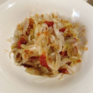 トンコの作ってみた!投稿(さっぱり食べられる【新玉ねぎの梅おかかサラダ】)