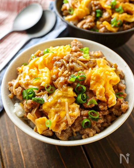 えのきとそぼろのてりたま丼