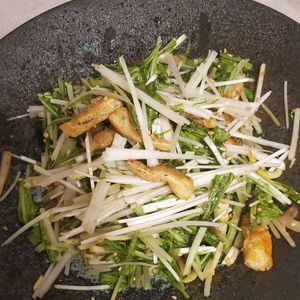 週一だけは頑張ります💦の作ってみた!投稿(【水菜とサクサク油揚げのサラダ】5分で完成！あともう一品！)
