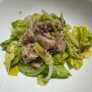 ゆっこの作ってみた!投稿(包丁不要！5分で【キャベツとさばの旨だれ和え】さば缶で簡単◎)