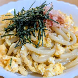 まゆのの作ってみた!投稿(【卵だけ焼きうどん】コスパ抜群！お肉がなくてもOK！)