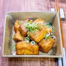 カリカリ厚揚げのカレー麺つゆ炒め