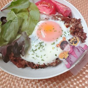 しめかずの作ってみた!投稿(ワンパン＼ロコモコ風そぼろ丼／)