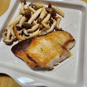 ナムディの作ってみた!投稿(【ぶりのレモンバターソテー】爽やかなレモン香る♪)