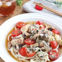 【うどん】ランチに♪サバ缶とトマトのアヒージョ風冷やしうどん