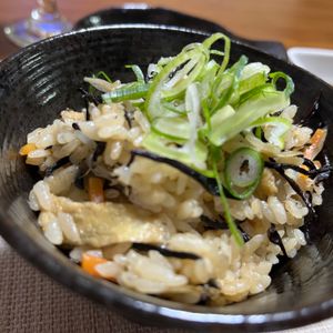 ぽちゃこの作ってみた!投稿(ついついおかわりしちゃう♡『ひじきと根菜の炊き込みご飯』)