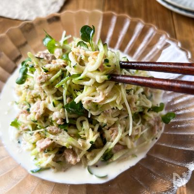 夢中で食べたくなる♡ズッキーニとツナの和風サラダ
