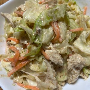 ゆくゆくの作ってみた!投稿(蒸し鶏と春キャベツのごまドレ♡おかずサラダ【#作り置き】)