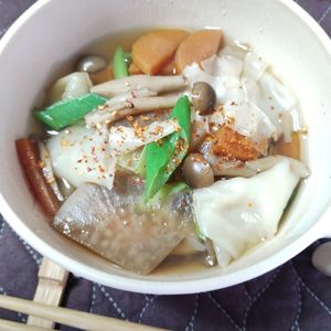 M＊Pの作ってみた!投稿(餃子の皮が余ったら♪具沢山ひっつみ汁風)
