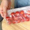 3分で作れる！新感覚✨ひんやりジューシー【冷凍トマトマリネ】の下準備