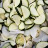 米粉あんで仕上げる鶏むね肉と夏野菜の中華丼の工程7