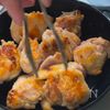 【ガリマヨチキン】ただ焼いて和えるだけで絶品。の工程3
