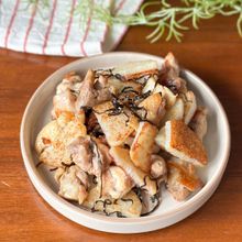 シンプルな味付けでやみつき「鶏と長いもの塩こんぶ炒め」