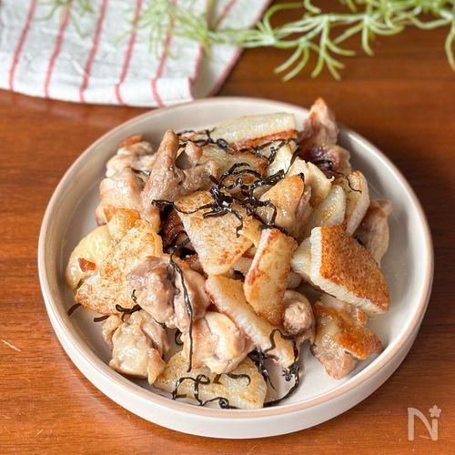 シンプルな味付けでやみつき「鶏と長いもの塩こんぶ炒め」