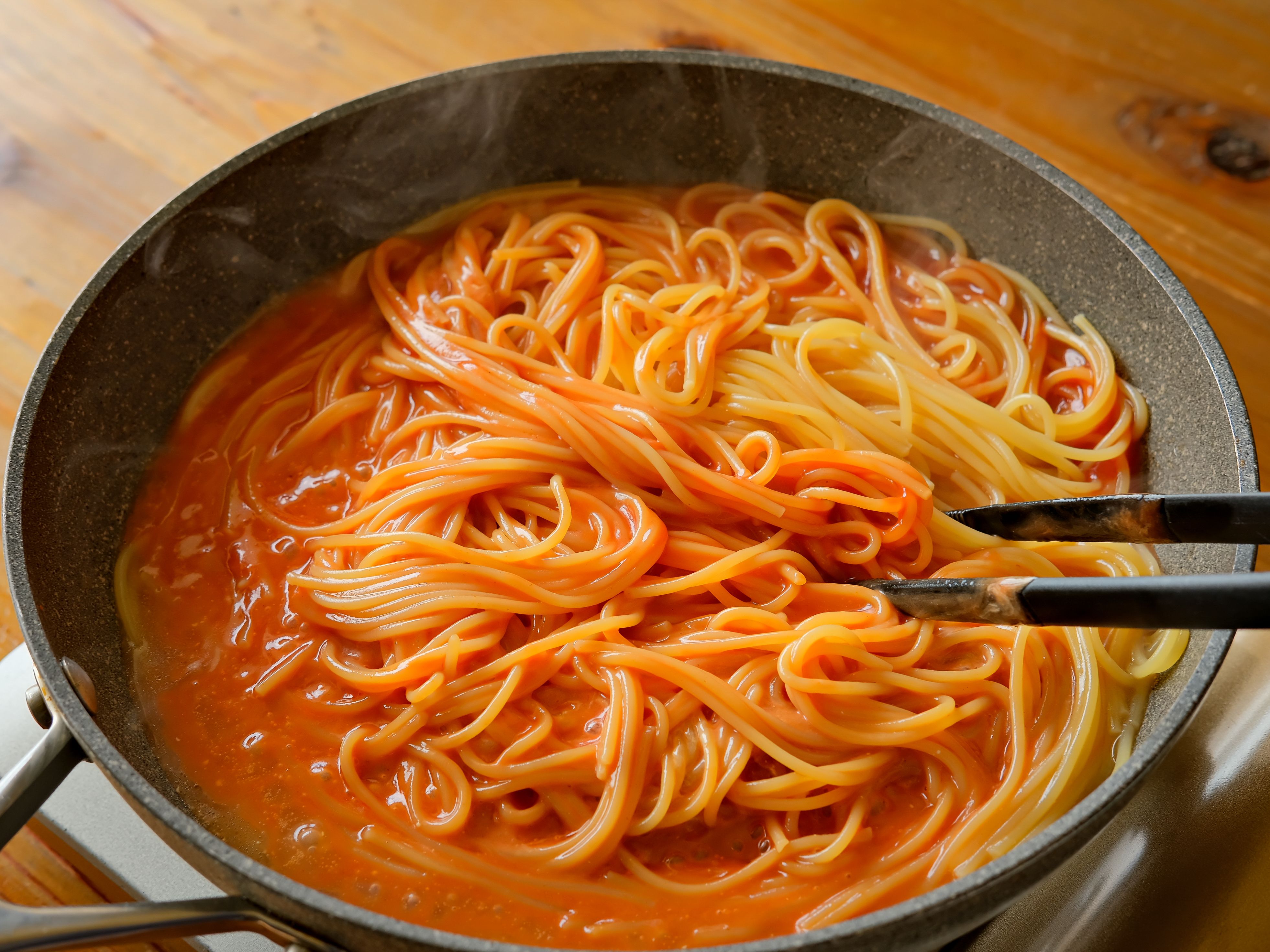 ワンパンナポリタン】麺もっちり 旨さ濃厚 ガツンと食べ応え | レシピ