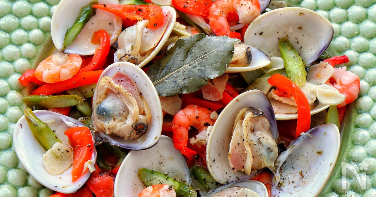 はまぐりとアスパラの地中海風♩魚介の旨みたっぷり！簡単華やか