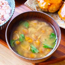 だしパックで簡単♪なめこと青じその味噌汁