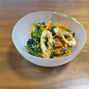 こむぎの作ってみた!投稿(パパッと1品！ほうれん草とにんじんとちくわの胡麻和え)