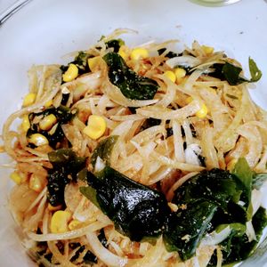 ゆみの作ってみた!投稿(【ひと玉ぺろり♡】玉ねぎわかめの胡麻ポン和え☆作り置きにも)