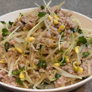 you-kariの作ってみた!投稿(レンチン完結！【やみつき肉味噌もやし】)