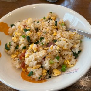 エステルの作ってみた!投稿(【しらすの和風梅チャーハン】子どももたっぷり食べて欲しい♪)
