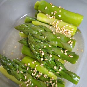 ゆみの作ってみた!投稿(アスパラ白だしわさび漬け『作りやすいのにめちゃ旨♪』)