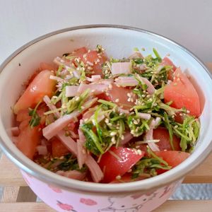 あーちゃん·͜· ♡の作ってみた!投稿(簡単おいしい☆やみつき『豆苗とミニトマトとハムの旨味サラダ』)