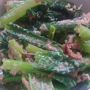 オレンジの作ってみた!投稿(小松菜が超絶美味しい《おかか胡麻マヨサラダ》)