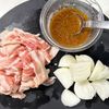 煮込まない！豚バラとじゃがいもの肉じゃが【照りうま甘辛】の工程2