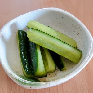 まゆのの作ってみた!投稿(きゅうりのスパイシー塩麹漬け【作り置き】)