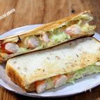 切り口が大事な「海老キャベホットサンド」