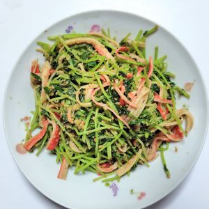 ふうかの作ってみた!投稿(豆苗とカニカマの胡麻和え♩シンプル副菜！材料2つ！調味料3つ)