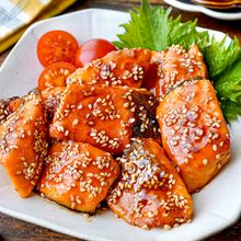 【鮭の甘酢ごま照り】ふっくら美味しいお魚レシピ♡